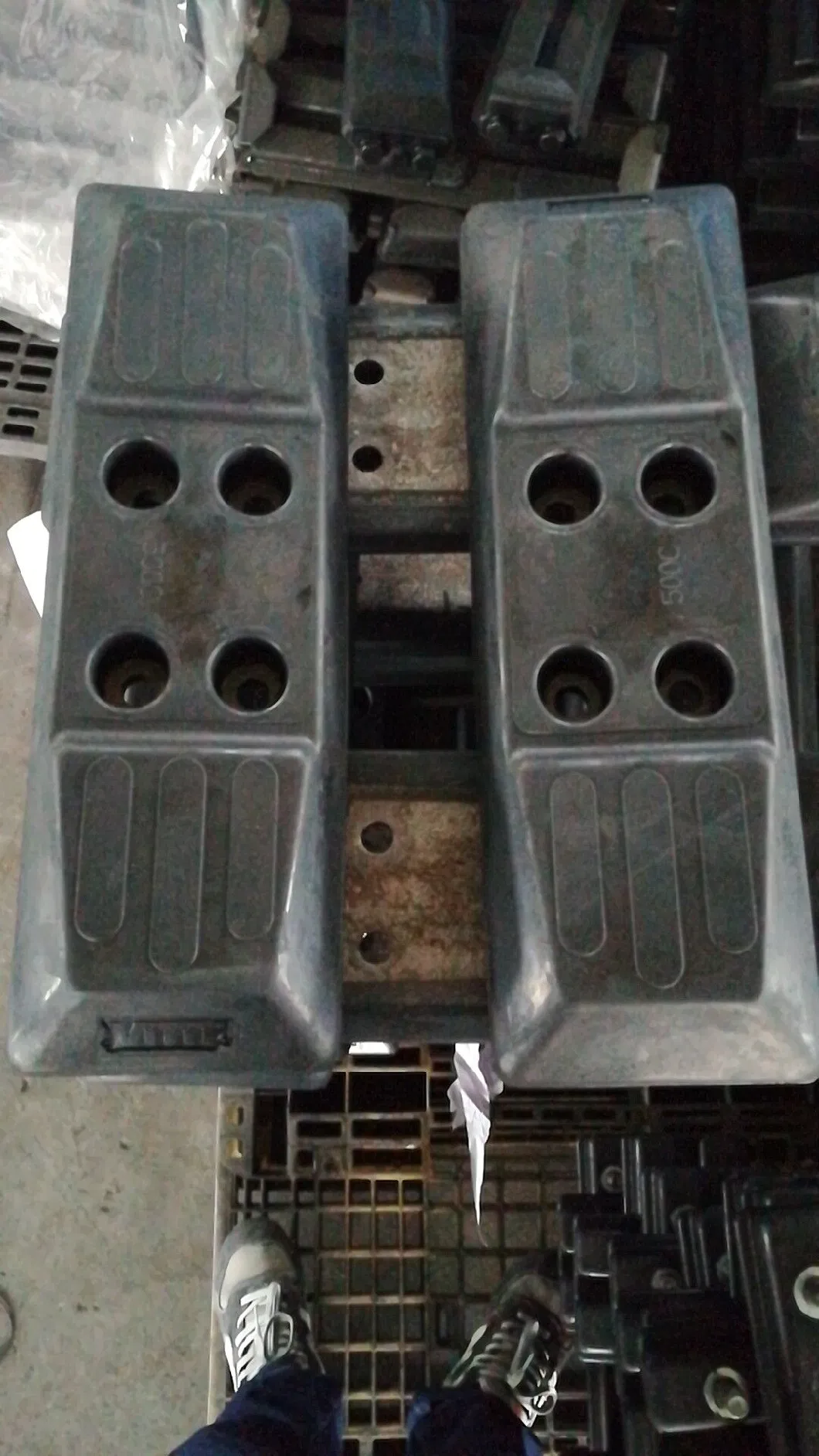 Rubber Track Pad Bolt-Ontype Used on Excavator